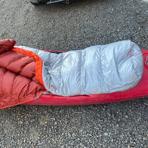 REI Magma 30F DOWN Sleeping Bag 850FP Ultralight 22oz. Womens Regular - Picture 3 of 9